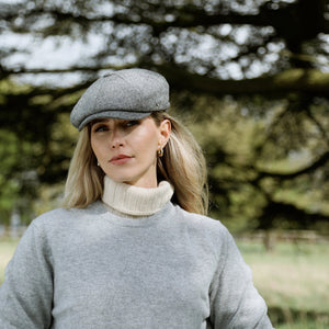 Hicks & Brown The Felsham Tweed Baker Boy Cap in Charcoal