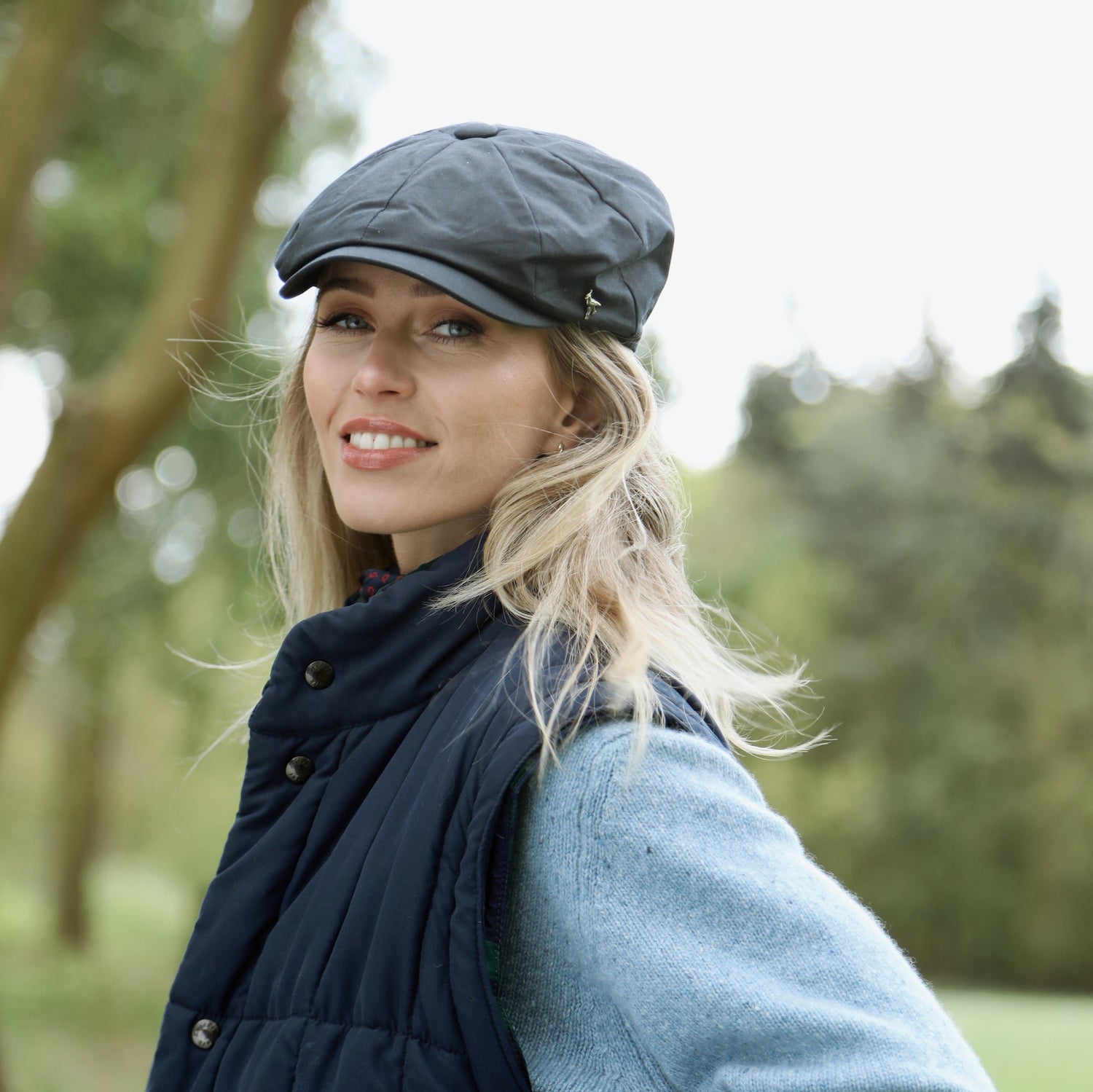 Hicks & Brown The Hengrave Wax Baker Boy Cap in Navy