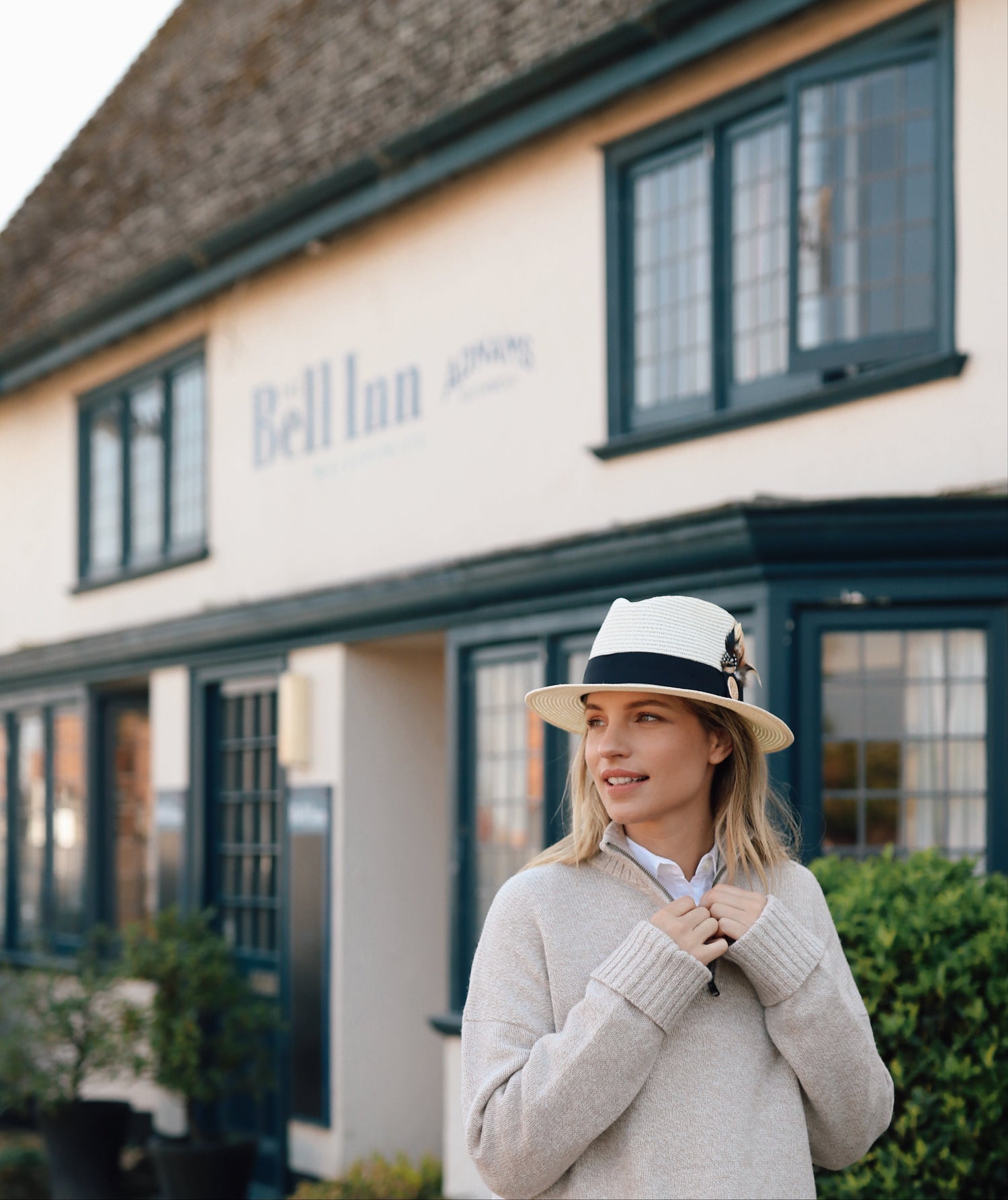 Hicks & Brown The Aldeburgh Fedora in Cream (Black Ribbon)