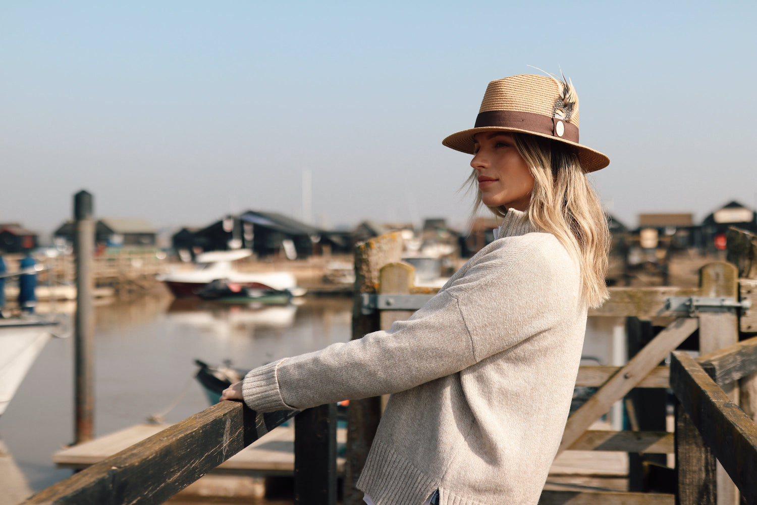 Hicks & Brown The Aldeburgh Fedora in Natural (Brown Ribbon)