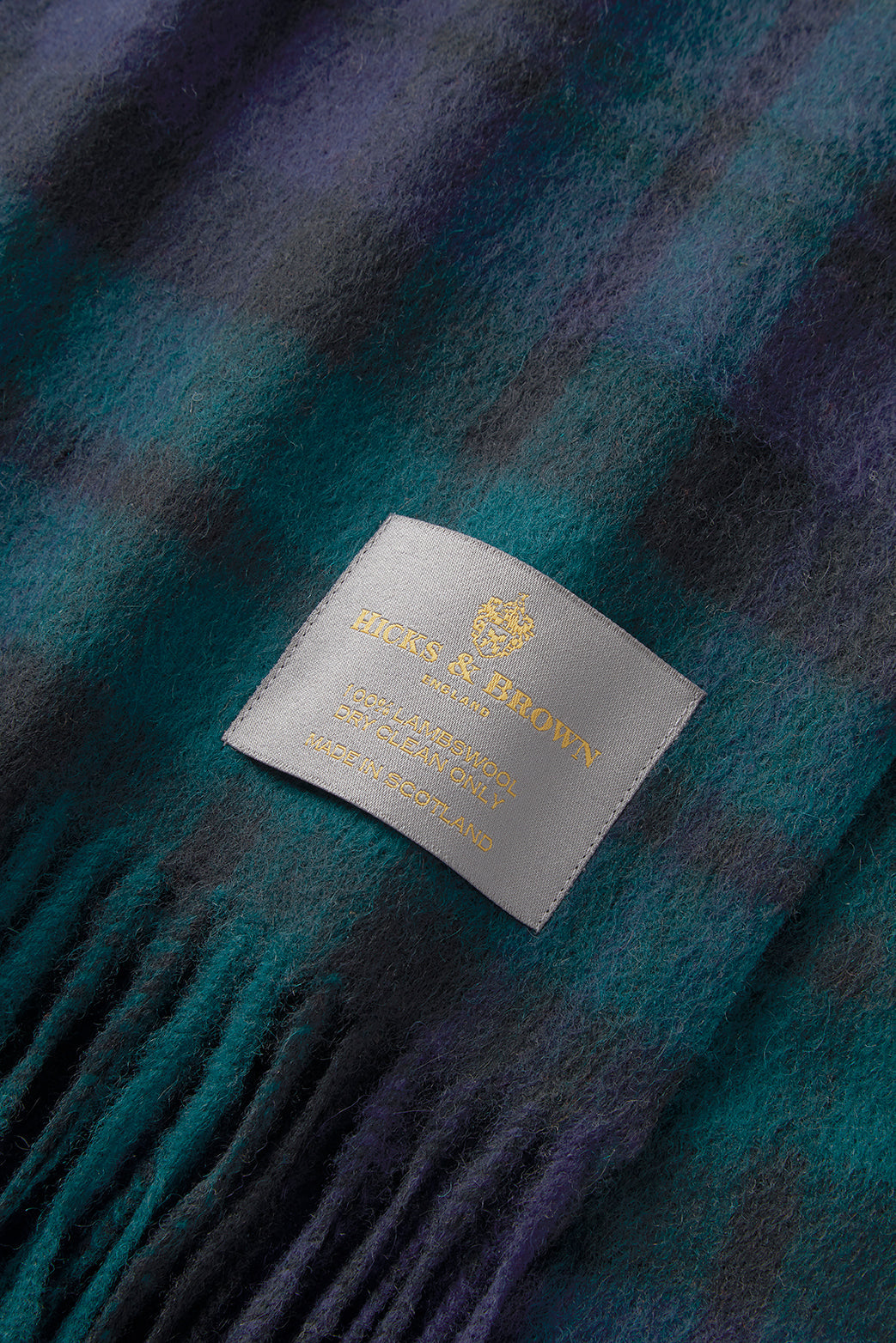 Hicks & Brown The Fornham Lambswool Scarf in Navy Check